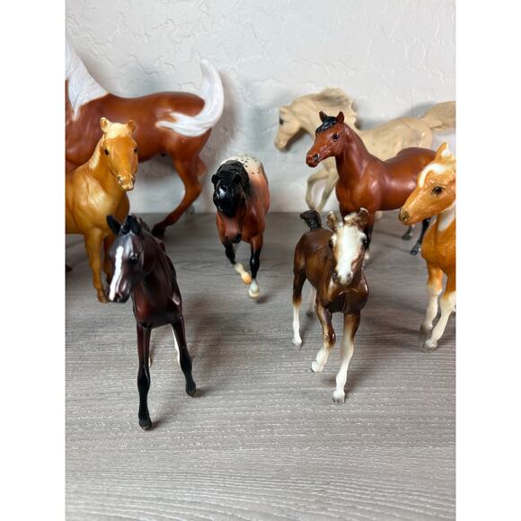 Lot of 9 Breyer Horses- Various Sizes and Models- Vintage- USA- EUC - Picture 2 of 6